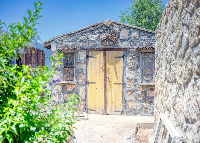 Osman Aga Culture House דירה